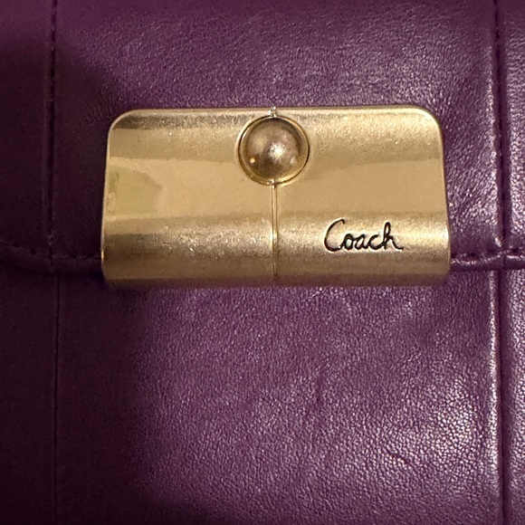 Coach purple medium bifold wallet - Picture 3 of 14